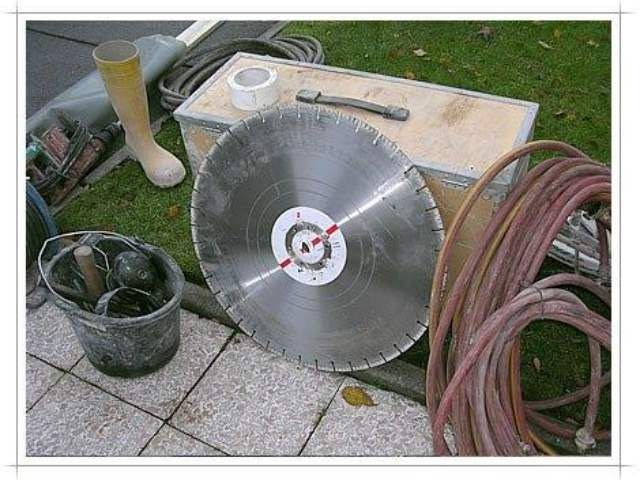 Deckenöffnung in Gladbeck - 2,5m² in 20cm Stahlbeton – Foto 3