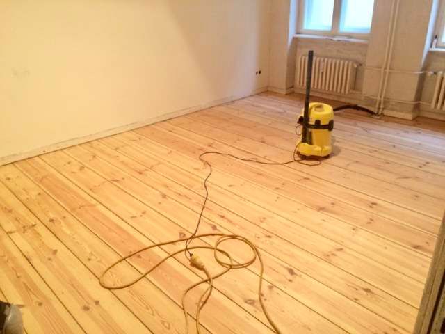 Aufarbeitung eines alten Holzdielenboden – Foto 4