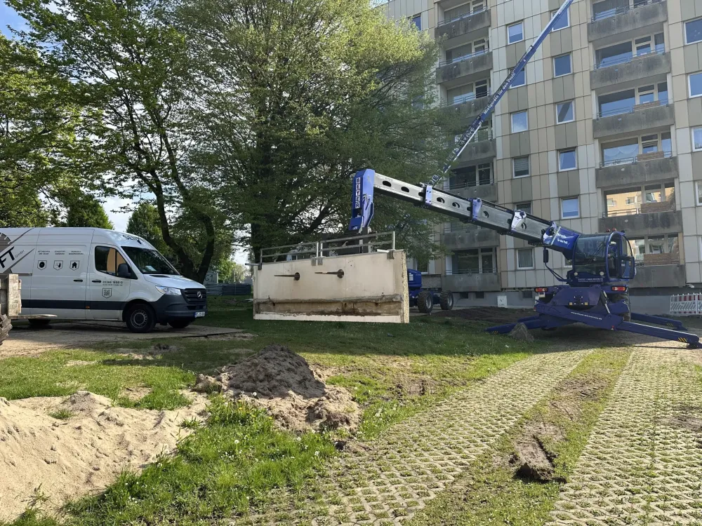 Demontage von 30 Balkonbrüstungen an einem Mehrfamilienhaus – Foto 5