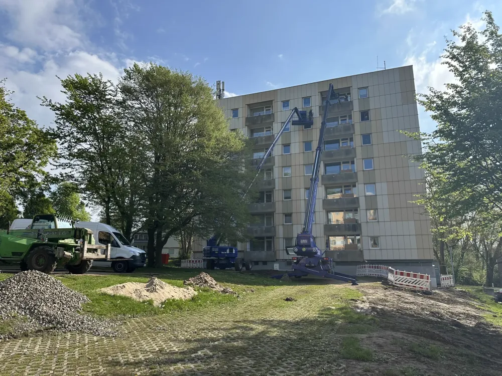 Demontage von 30 Balkonbrüstungen an einem Mehrfamilienhaus – Foto 8